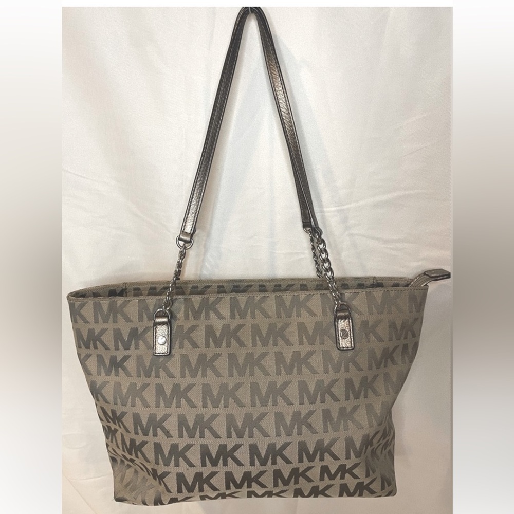EUC Michael by Michael Kors bag